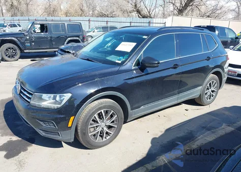 2020 Volkswagen Tiguan 2.0T Se/2.0T Se R-Line Black/2.0T Sel z USA, uszkodzony, nr VIN 3VV3B7AX7LM067984